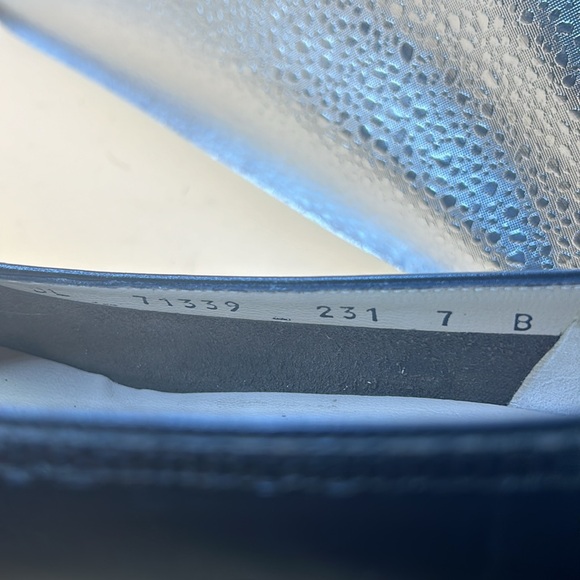 Salvatore Ferragamo Women’s Leather Slip On shoes size 7 in excellent condition - Picture 6 of 6